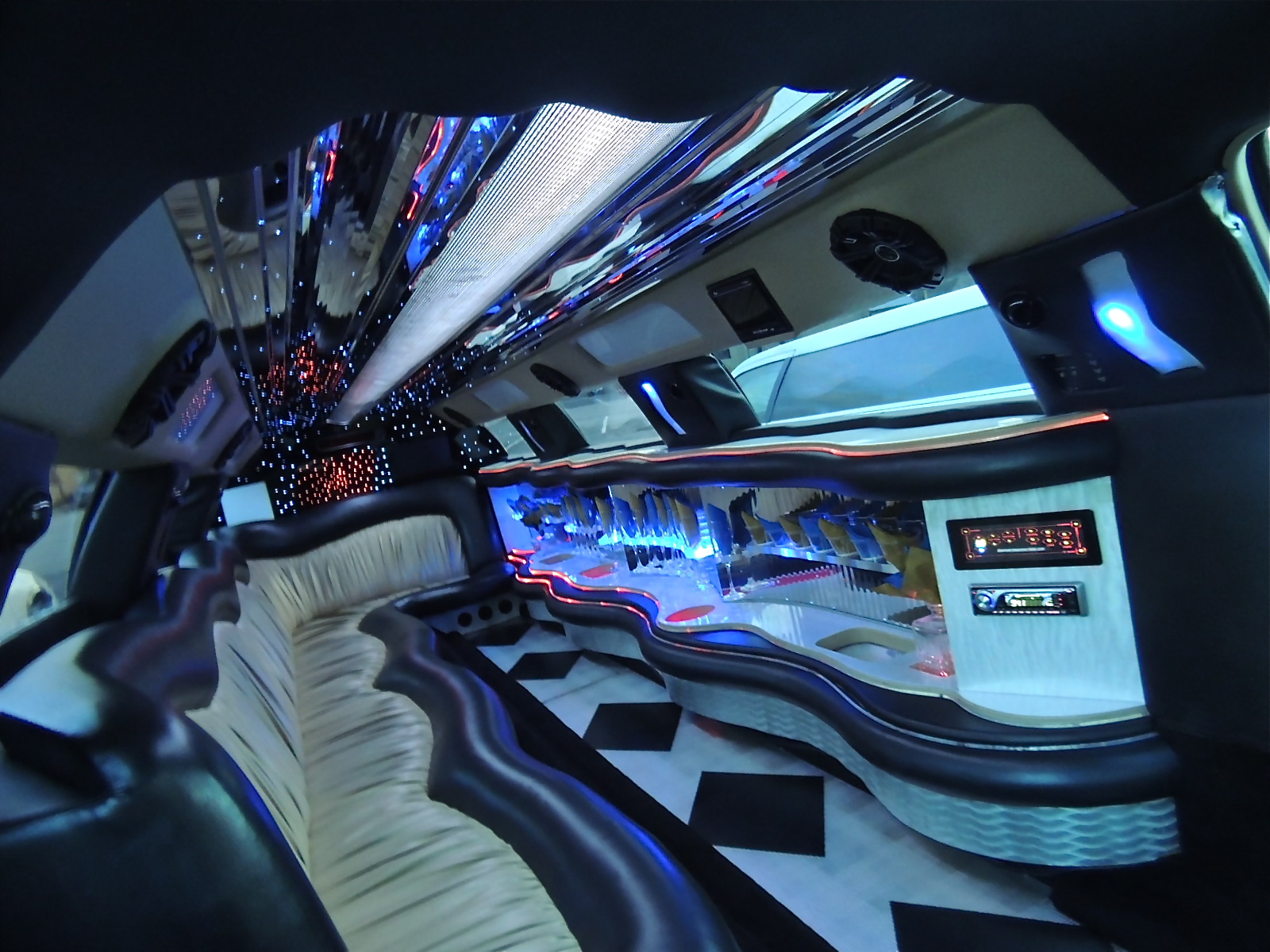 14 Pass Limo